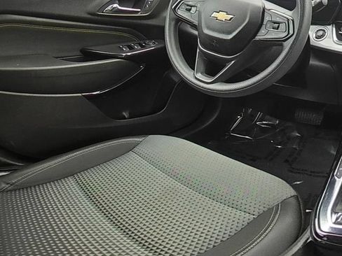 Used 2025 Chevrolet Trax LT FWD image 24
