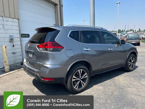 Used 2020 Nissan Rogue SV w/ Premium Package AWD/4WD image 11
