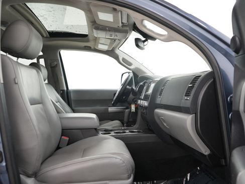 Used 2018 Toyota Sequoia Limited AWD/4WD image 12