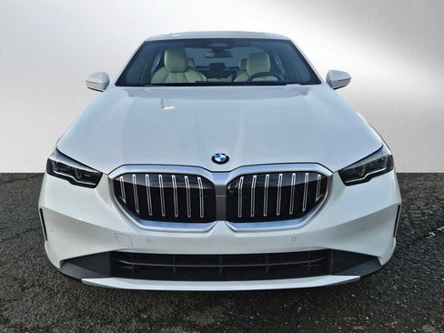 New 2026 BMW 530i xDrive w/ Premium Package image 8