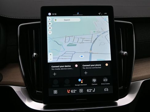 New 2026 Volvo XC90 B6 Plus w/ Protection Package Premier image 14