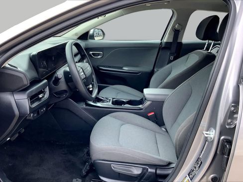 Used 2025 Kia K4 FWD image 8