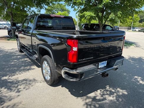 Used 2021 Chevrolet Silverado 2500 LTZ AWD/4WD image 3