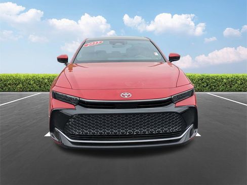 Certified 2023 Toyota Crown Limited image 9