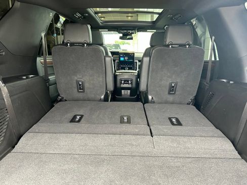 Used 2026 GMC Yukon Denali w/ Sun & Power Step Package AWD/4WD image 15
