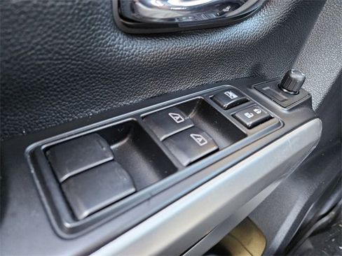 Used 2023 Nissan Titan SV image 31