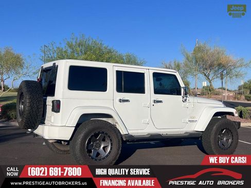 Used 2015 Jeep Wrangler Unlimited Sahara w/ Max Tow Package AWD/4WD image 5