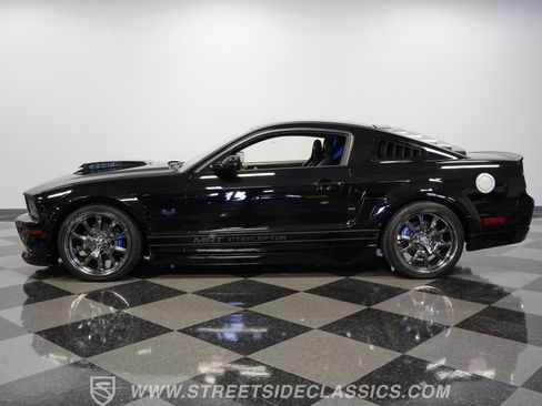 Used 2005 Ford Mustang GT image 2