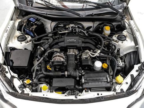 Used 2020 Toyota 86 RWD image 36