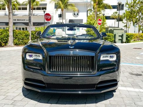 Used 2018 Rolls-Royce Dawn image 4