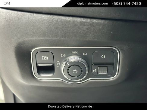 Used 2020 Aston Martin V8 Vantage Coupe image 30