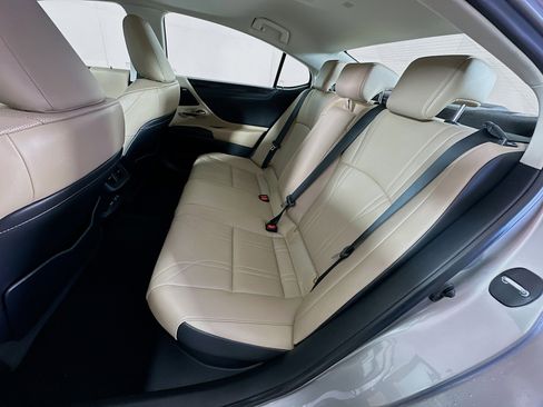 Used 2021 Lexus ES 300h w/ Accessory Package 2 image 29