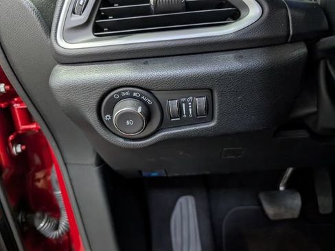Used 2025 Chrysler Pacifica Select FWD image 20