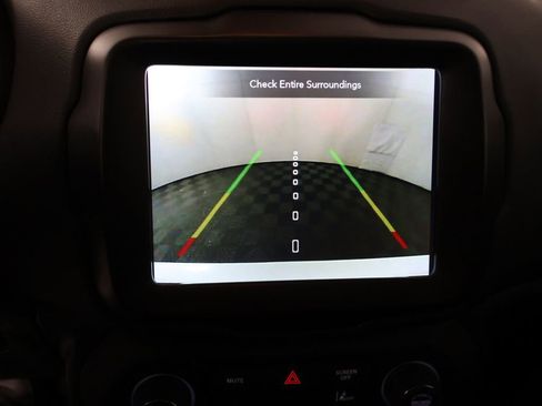 Used 2022 Jeep Renegade Latitude w/ Convenience Group AWD/4WD image 38