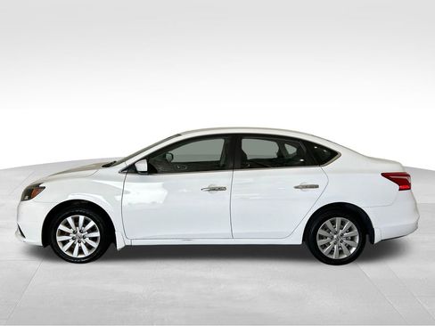 Used 2016 Nissan Sentra SV FWD image 2