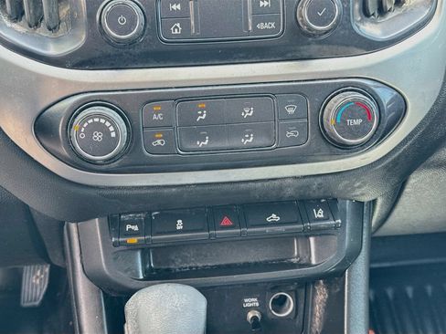 Used 2022 Chevrolet Colorado LT w/ Fleet Safety Package RWD image 17