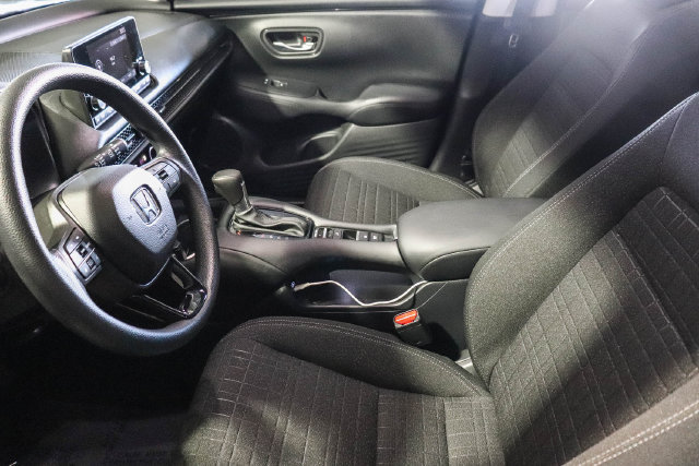 Used 2025 Honda HR-V LX image 18