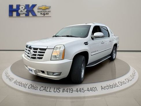 Used 2007 Cadillac Escalade EXT w/ Information Package image 4