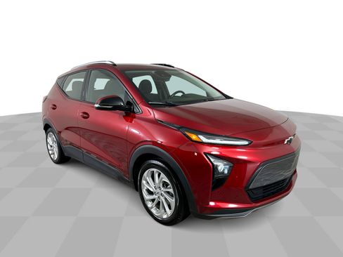 Used 2022 Chevrolet Bolt EUV LT w/ Comfort Package image 38