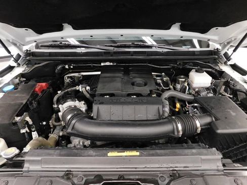 Used 2024 Nissan Frontier SV image 32