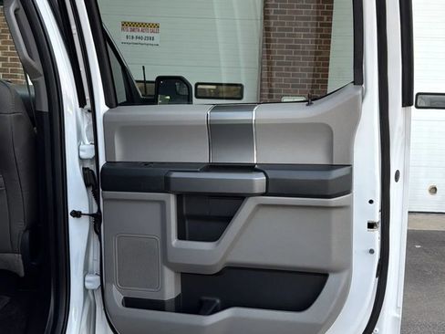 Used 2015 Ford F150 XLT w/ Equipment Group 302A Luxury image 31