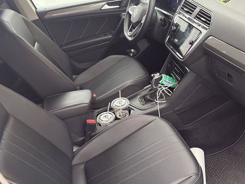 Used 2022 Volkswagen Tiguan SE image 7