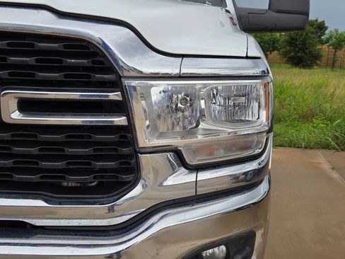 Used 2024 RAM 2500 Big Horn w/ Off Road Package AWD/4WD image 4