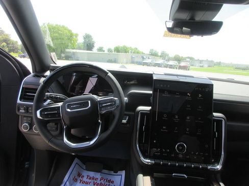 New 2026 GMC Yukon Denali w/ Denali Reserve Package AWD/4WD image 16