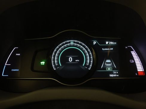 Certified 2021 Hyundai Kona Limited FWD image 34