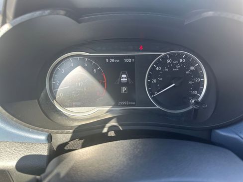 Used 2025 Nissan Versa SV image 38