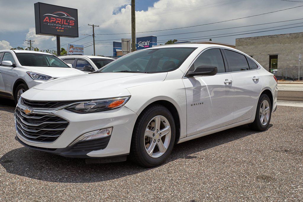 Used 2019 Chevrolet Malibu LS FWD image 1