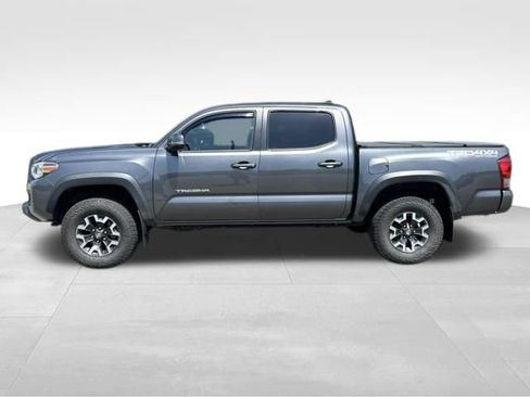Used 2016 Toyota Tacoma TRD Off-Road w/ Premium & Technology Package AWD/4WD image 2