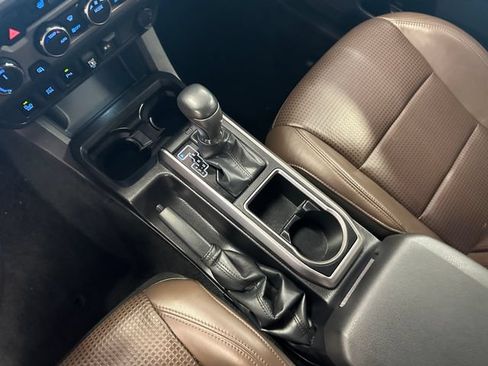 Certified 2023 Toyota Tacoma Limited AWD/4WD image 24