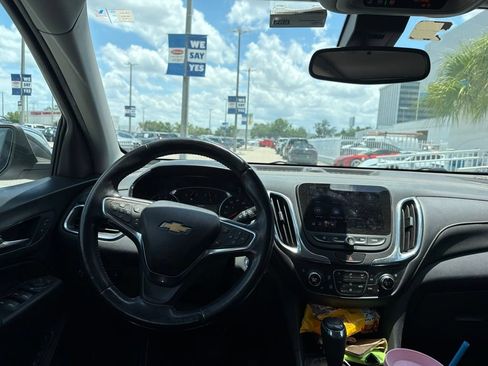Used 2020 Chevrolet Equinox Premier FWD image 11