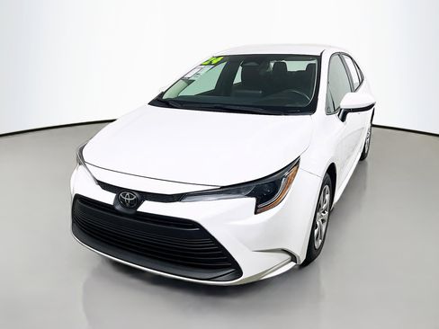 Used 2024 Toyota Corolla LE image 10