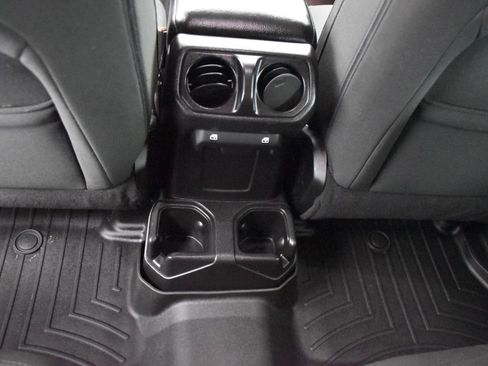 Used 2018 Jeep Wrangler Unlimited Sport S image 23
