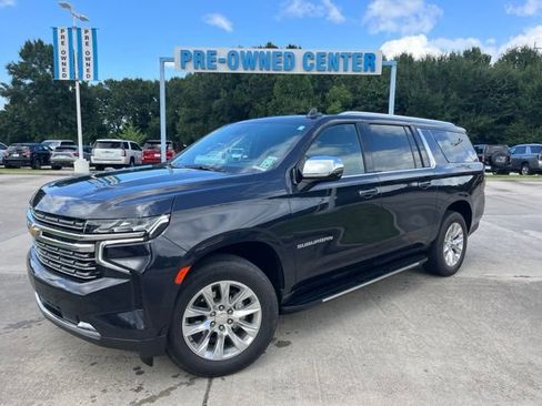 Used 2023 Chevrolet Suburban Premier w/ Premium Package 2 RWD image 2