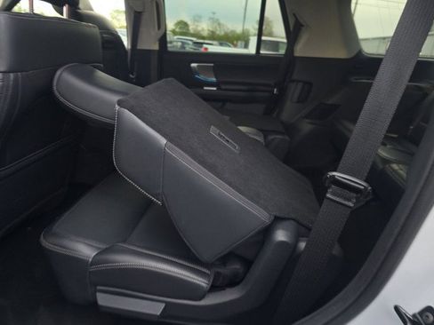 Certified 2025 Ford Expedition Platinum AWD/4WD image 11