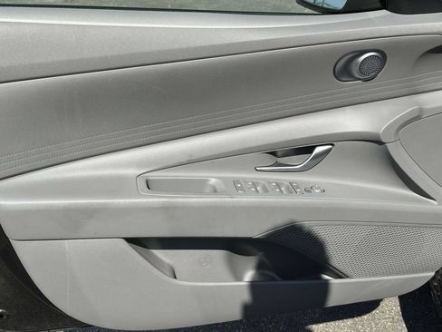Used 2023 Hyundai Elantra SEL FWD image 21