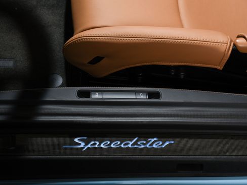 Used 2019 Porsche 911 Speedster RWD image 36