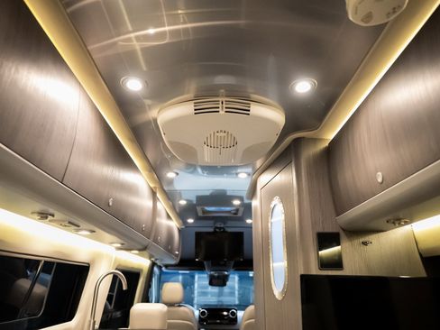 Used 2021 Mercedes-Benz Sprinter 3500 image 82