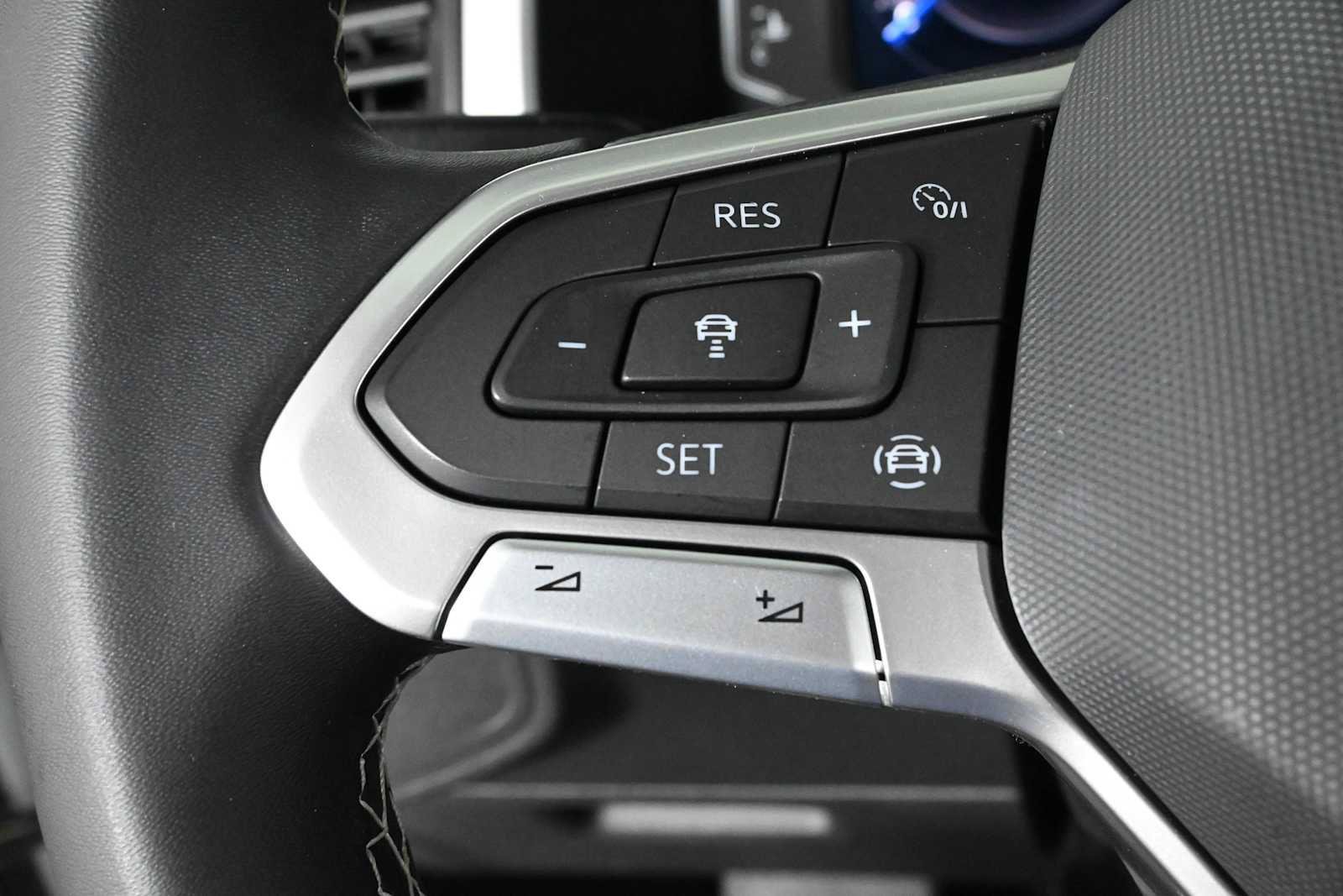 Certified 2023 Volkswagen Atlas SE FWD image 21