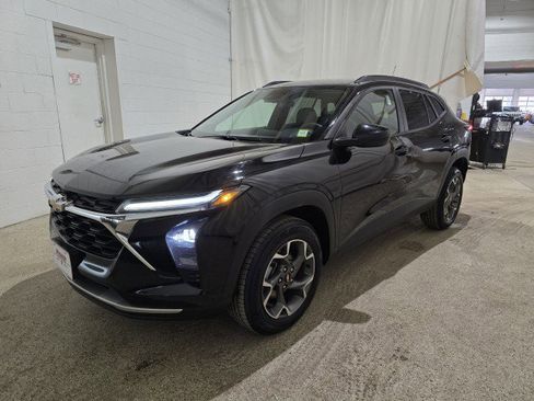 Used 2024 Chevrolet Trax LT image 1
