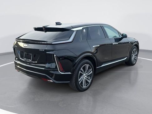 Certified 2024 Cadillac Lyriq Luxury image 3