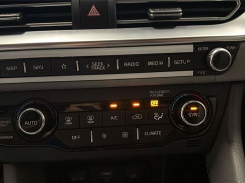 Used 2022 Kia Niro EX Premium FWD image 18