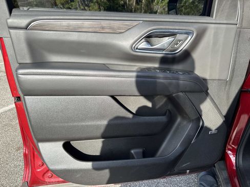 Used 2022 Chevrolet Tahoe Z71 w/ Luxury Package image 18