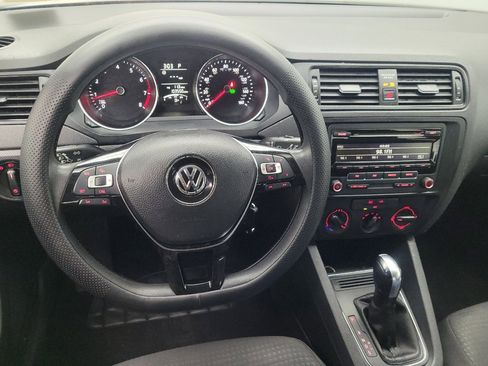 Used 2015 Volkswagen Jetta S image 22