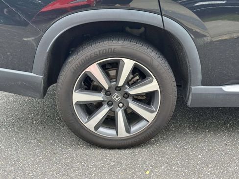 Used 2023 Honda Pilot Touring image 11