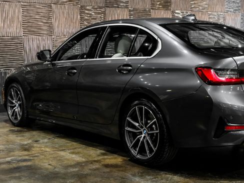 Used 2020 BMW 330i Sedan w/ Convenience Package image 17