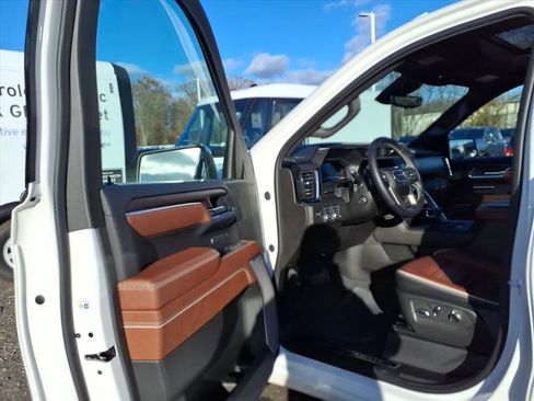 Certified 2025 GMC Sierra 1500 Denali Ultimate image 12